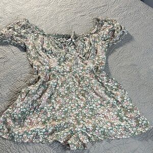 Lily Rose Floral Green Women's Shorts